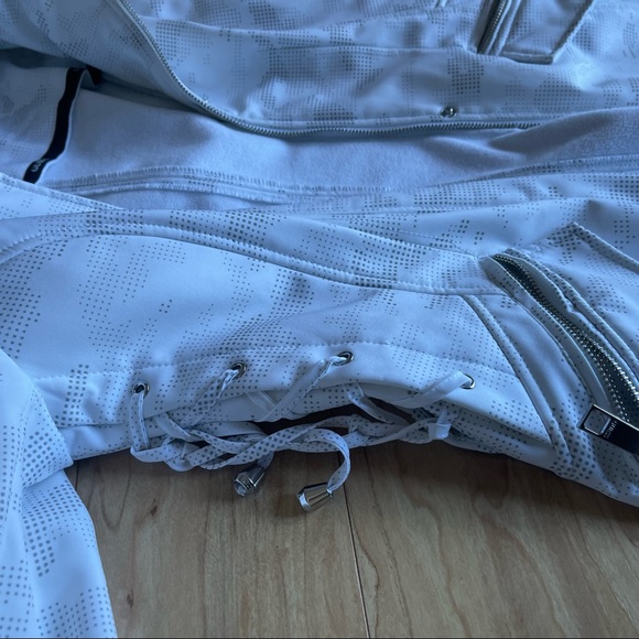 Guess White Jacket - Picture 2 of 8